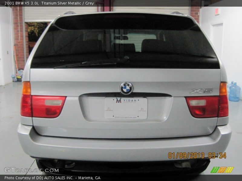 Titanium Silver Metallic / Grey 2001 BMW X5 3.0i
