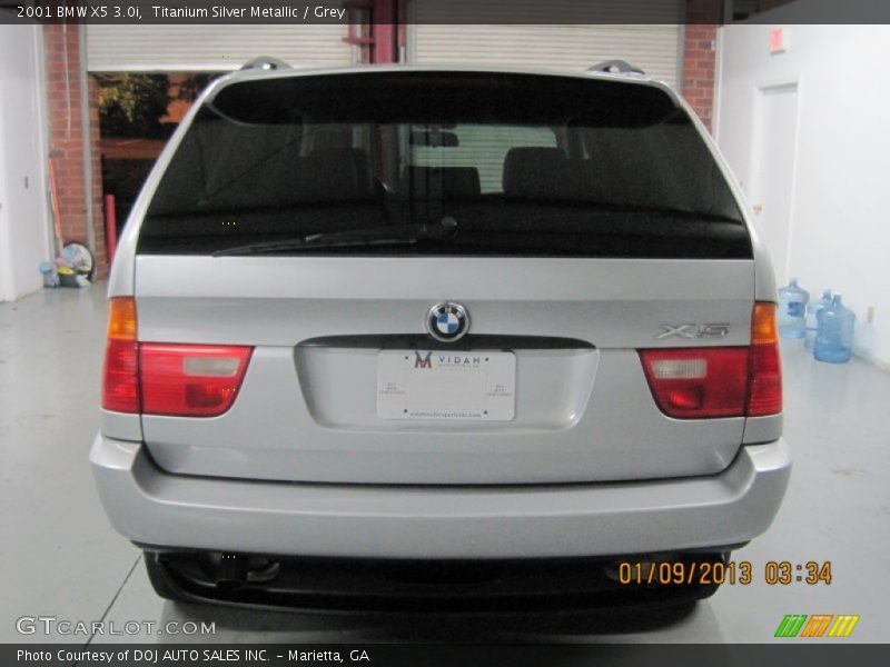 Titanium Silver Metallic / Grey 2001 BMW X5 3.0i