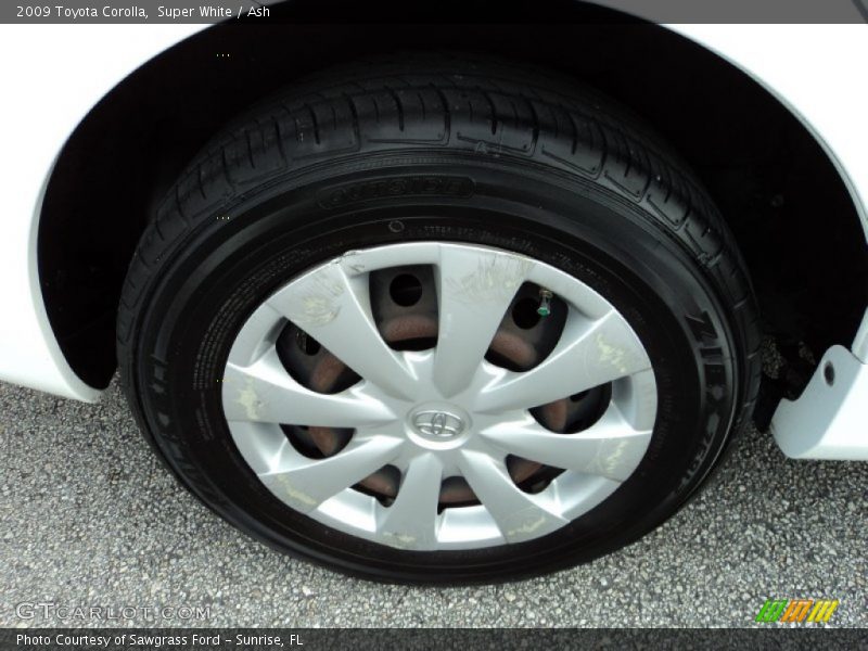 Super White / Ash 2009 Toyota Corolla