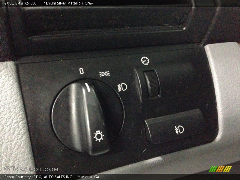 Titanium Silver Metallic / Grey 2001 BMW X5 3.0i