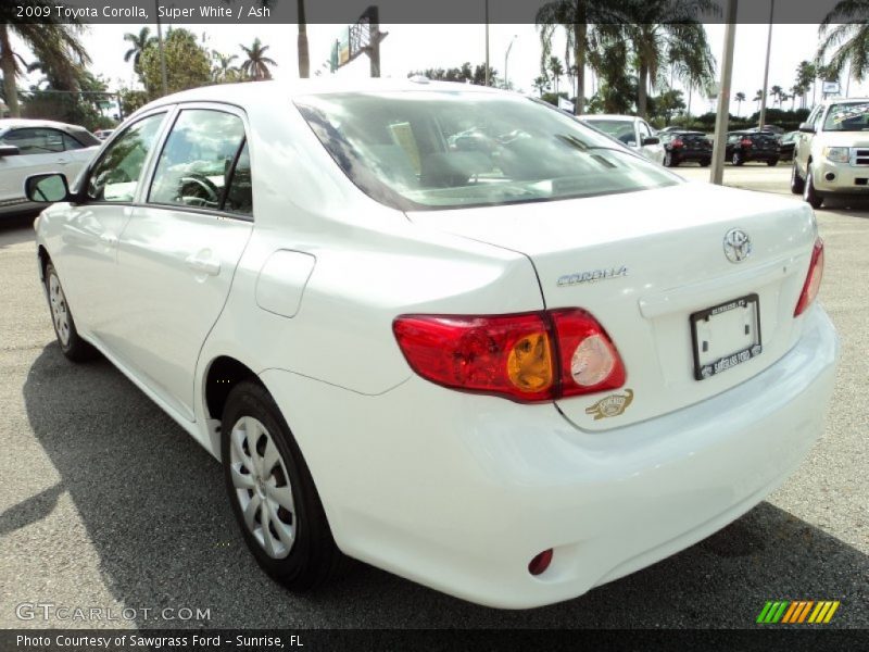 Super White / Ash 2009 Toyota Corolla