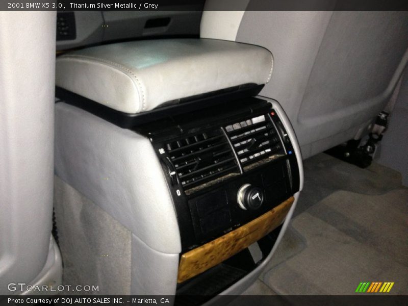 Titanium Silver Metallic / Grey 2001 BMW X5 3.0i
