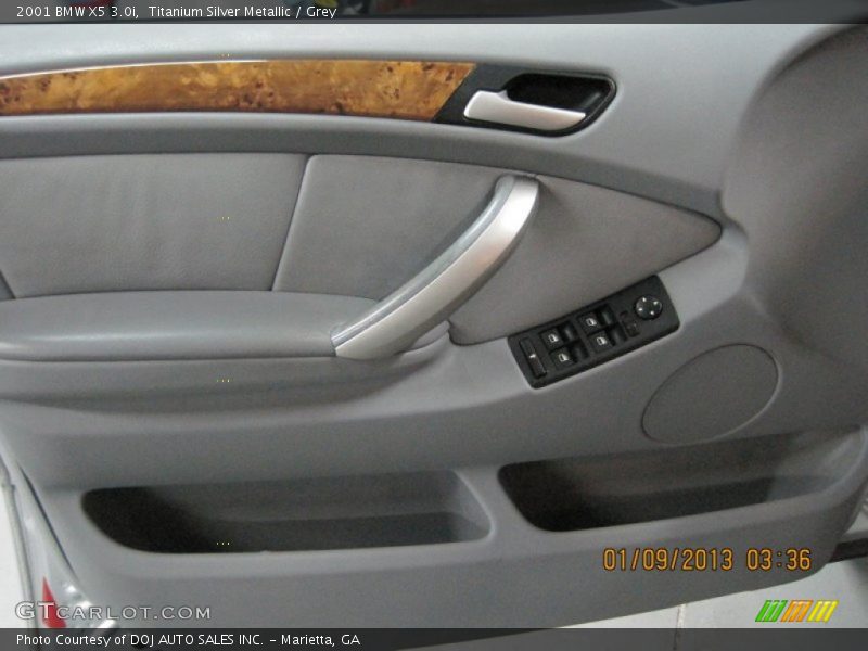Titanium Silver Metallic / Grey 2001 BMW X5 3.0i