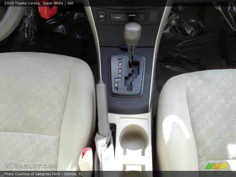 Super White / Ash 2009 Toyota Corolla