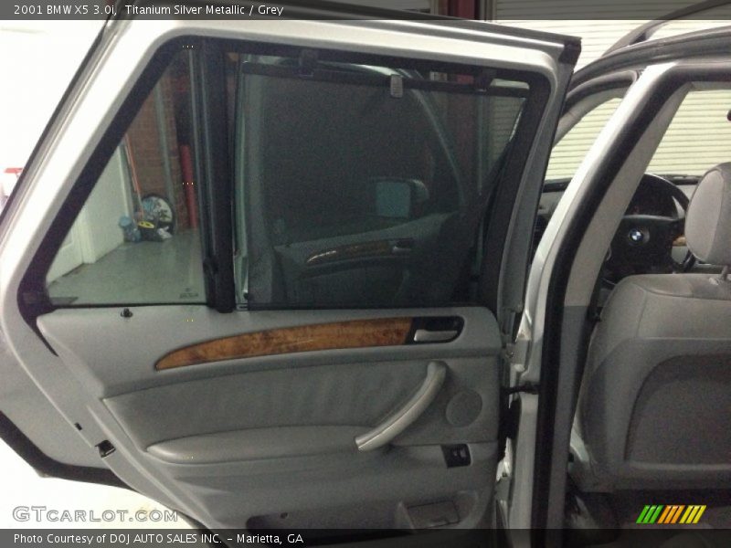 Titanium Silver Metallic / Grey 2001 BMW X5 3.0i
