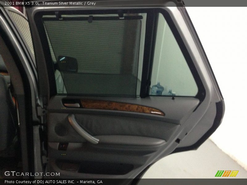 Titanium Silver Metallic / Grey 2001 BMW X5 3.0i