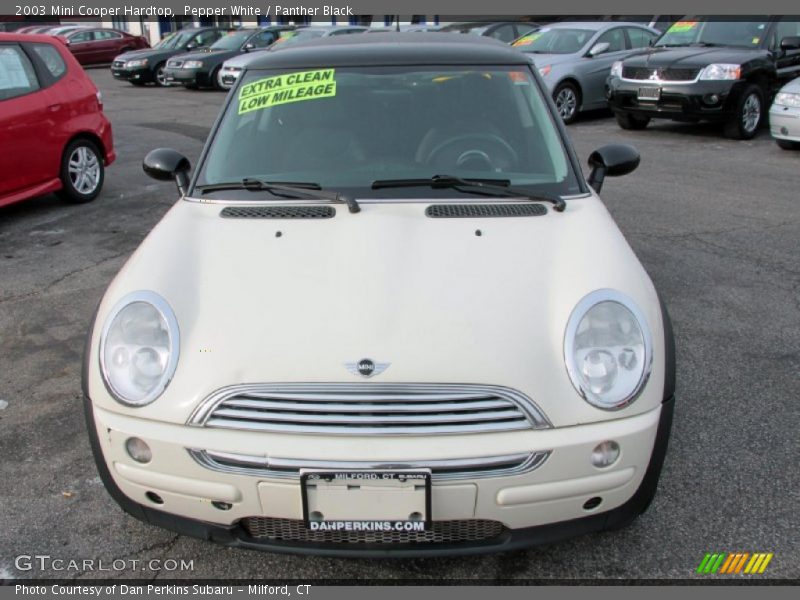 Pepper White / Panther Black 2003 Mini Cooper Hardtop
