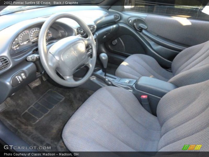 Black / Graphite 2002 Pontiac Sunfire SE Coupe