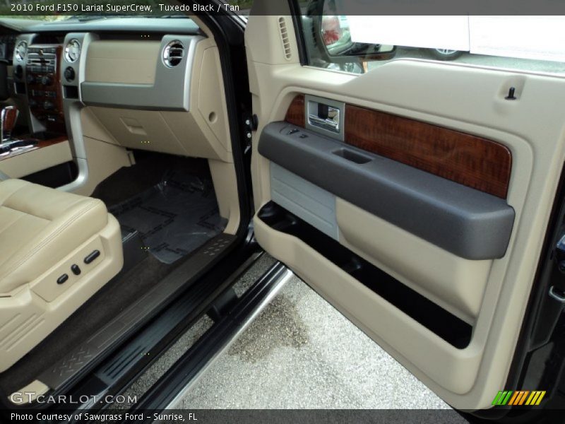 Tuxedo Black / Tan 2010 Ford F150 Lariat SuperCrew