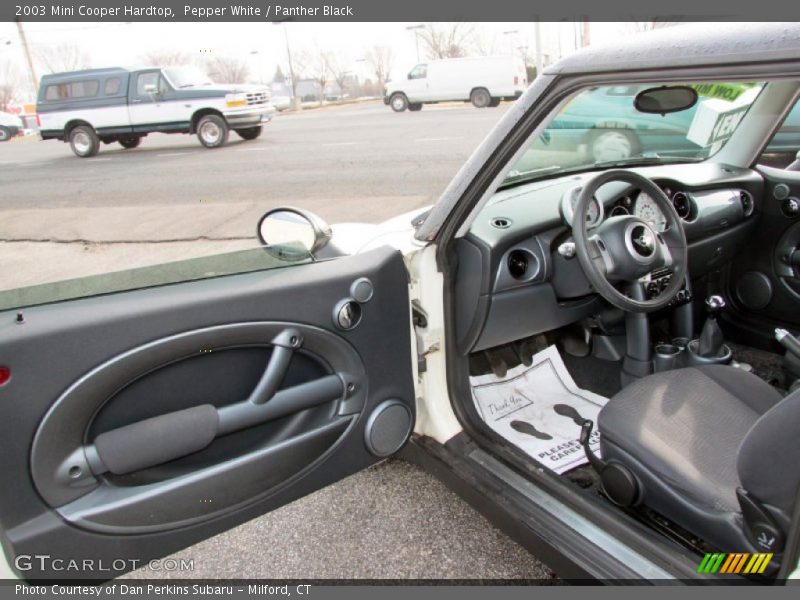 Pepper White / Panther Black 2003 Mini Cooper Hardtop