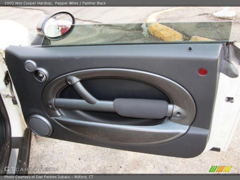 Pepper White / Panther Black 2003 Mini Cooper Hardtop