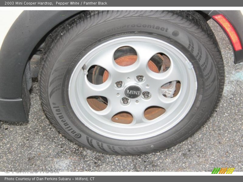 Pepper White / Panther Black 2003 Mini Cooper Hardtop