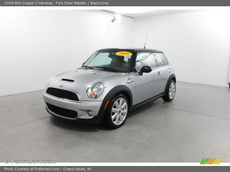 Pure Silver Metallic / Black/Grey 2009 Mini Cooper S Hardtop