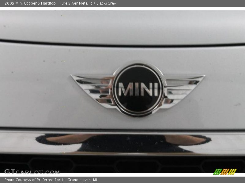 Pure Silver Metallic / Black/Grey 2009 Mini Cooper S Hardtop