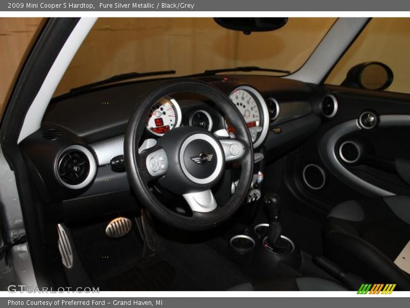 Pure Silver Metallic / Black/Grey 2009 Mini Cooper S Hardtop