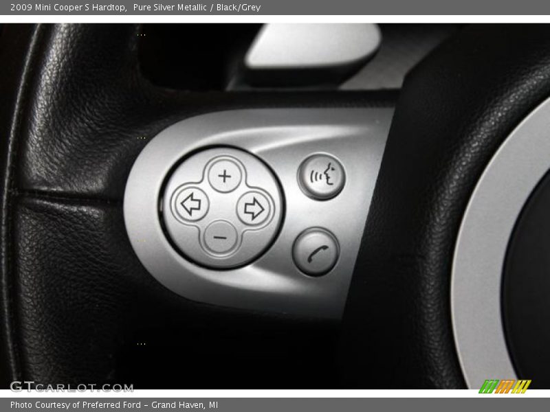 Pure Silver Metallic / Black/Grey 2009 Mini Cooper S Hardtop