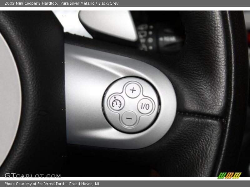 Pure Silver Metallic / Black/Grey 2009 Mini Cooper S Hardtop
