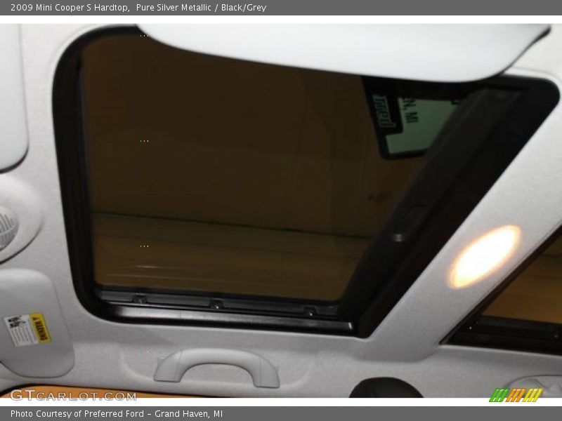 Pure Silver Metallic / Black/Grey 2009 Mini Cooper S Hardtop