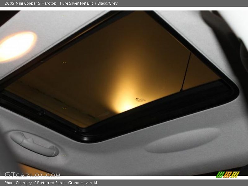 Pure Silver Metallic / Black/Grey 2009 Mini Cooper S Hardtop