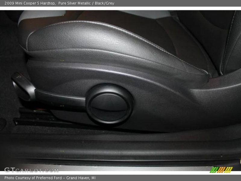 Pure Silver Metallic / Black/Grey 2009 Mini Cooper S Hardtop
