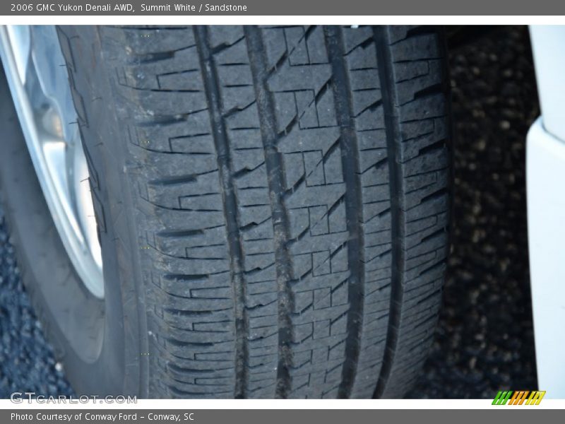 Summit White / Sandstone 2006 GMC Yukon Denali AWD