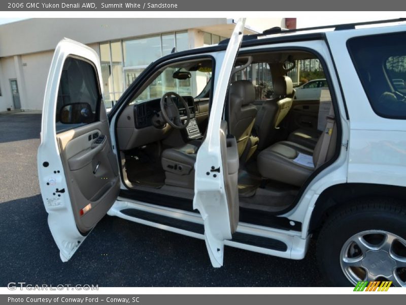 Summit White / Sandstone 2006 GMC Yukon Denali AWD