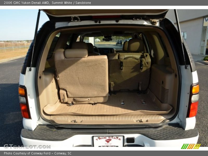 Summit White / Sandstone 2006 GMC Yukon Denali AWD