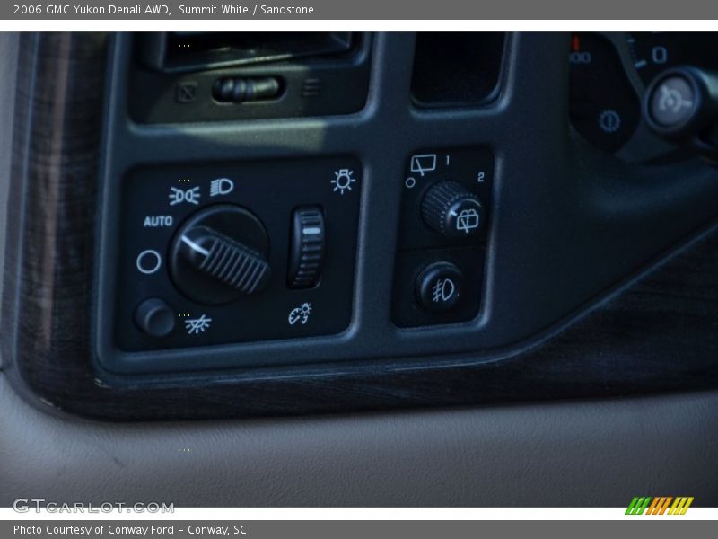 Summit White / Sandstone 2006 GMC Yukon Denali AWD