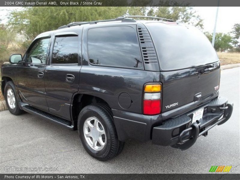 Onyx Black / Stone Gray 2004 GMC Yukon Denali AWD
