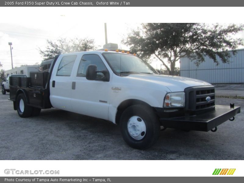 Oxford White / Tan 2005 Ford F350 Super Duty XL Crew Cab Chassis