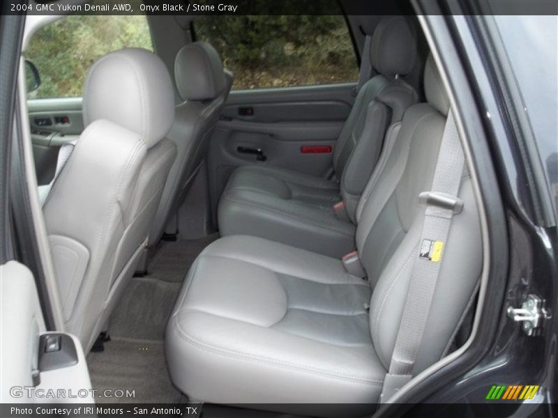 Onyx Black / Stone Gray 2004 GMC Yukon Denali AWD