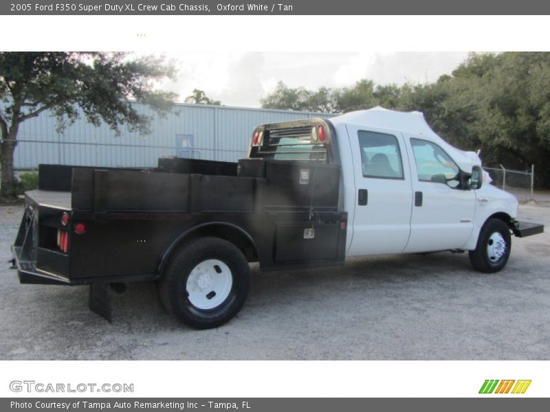 Oxford White / Tan 2005 Ford F350 Super Duty XL Crew Cab Chassis