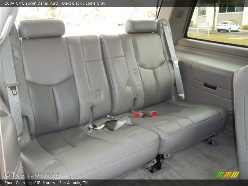 Onyx Black / Stone Gray 2004 GMC Yukon Denali AWD