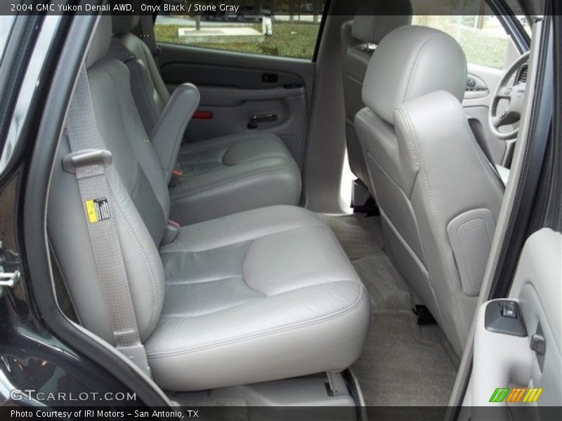 Onyx Black / Stone Gray 2004 GMC Yukon Denali AWD