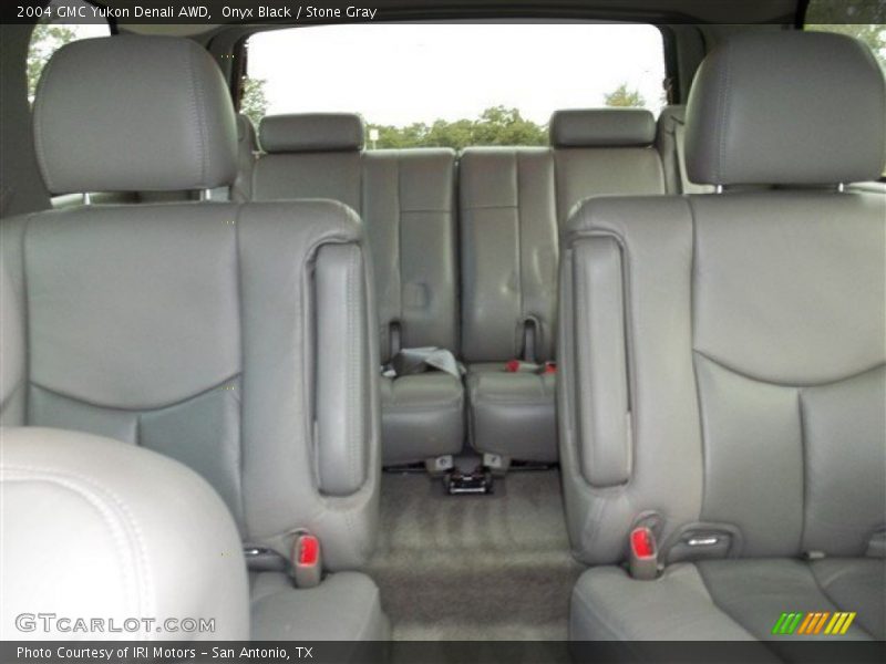 Onyx Black / Stone Gray 2004 GMC Yukon Denali AWD