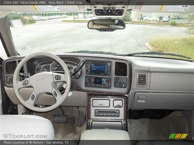 Onyx Black / Stone Gray 2004 GMC Yukon Denali AWD