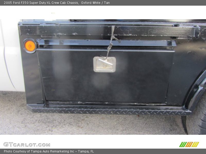 Oxford White / Tan 2005 Ford F350 Super Duty XL Crew Cab Chassis