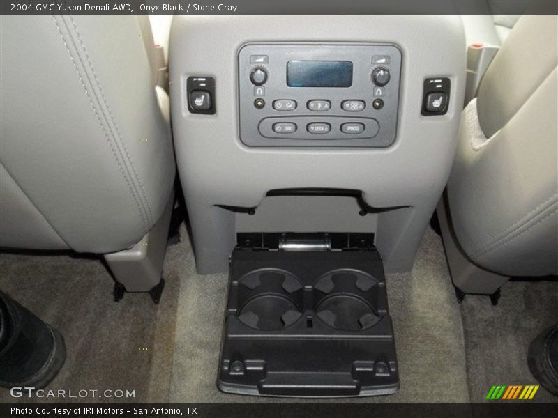Onyx Black / Stone Gray 2004 GMC Yukon Denali AWD