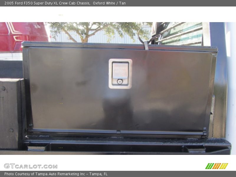 Oxford White / Tan 2005 Ford F350 Super Duty XL Crew Cab Chassis