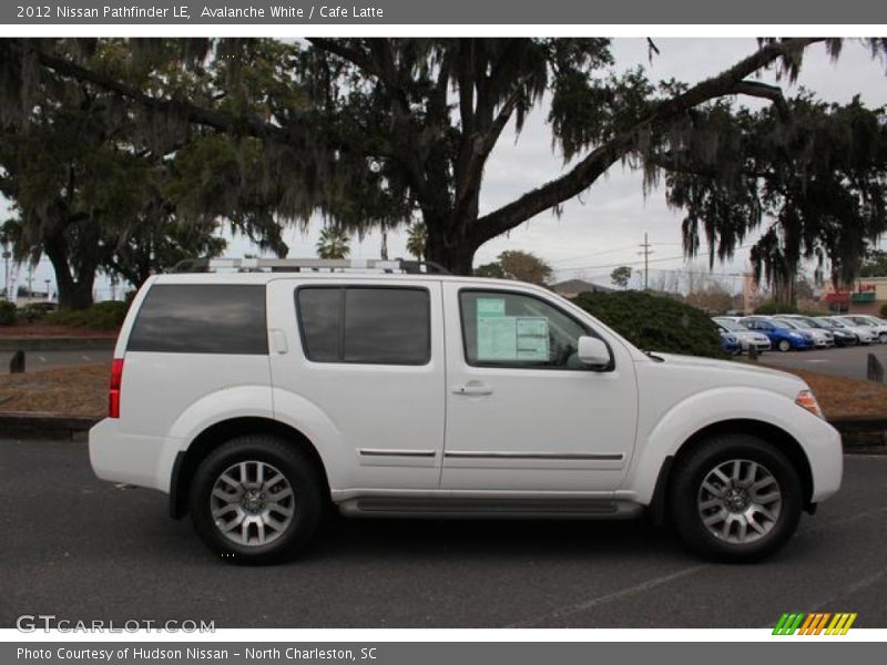  2012 Pathfinder LE Avalanche White