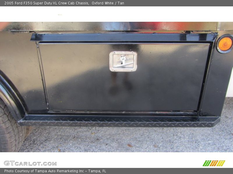 Oxford White / Tan 2005 Ford F350 Super Duty XL Crew Cab Chassis