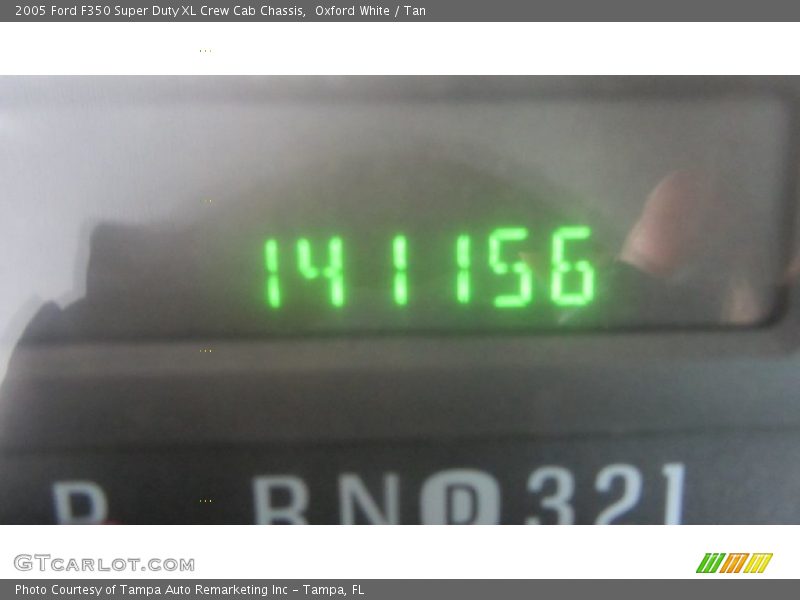 Oxford White / Tan 2005 Ford F350 Super Duty XL Crew Cab Chassis
