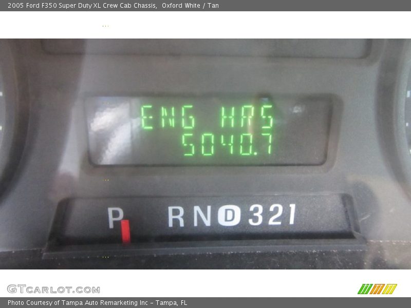 Oxford White / Tan 2005 Ford F350 Super Duty XL Crew Cab Chassis