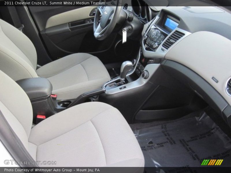 Summit White / Medium Titanium 2011 Chevrolet Cruze LT