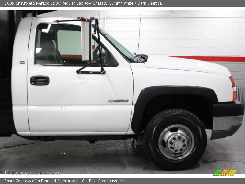 Summit White / Dark Charcoal 2005 Chevrolet Silverado 3500 Regular Cab 4x4 Chassis