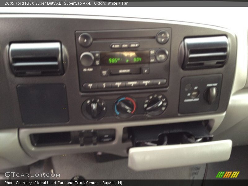 Oxford White / Tan 2005 Ford F350 Super Duty XLT SuperCab 4x4
