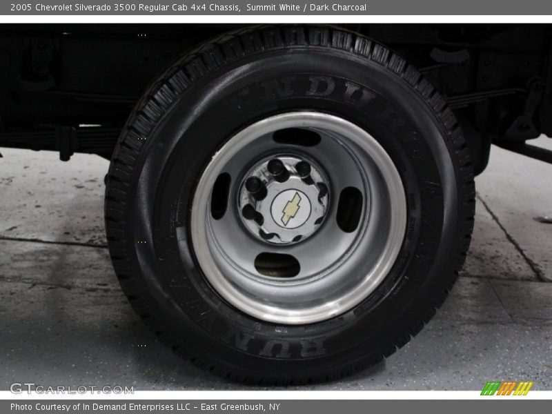 Summit White / Dark Charcoal 2005 Chevrolet Silverado 3500 Regular Cab 4x4 Chassis