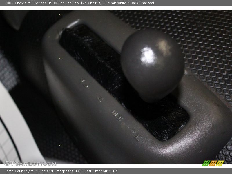 Summit White / Dark Charcoal 2005 Chevrolet Silverado 3500 Regular Cab 4x4 Chassis