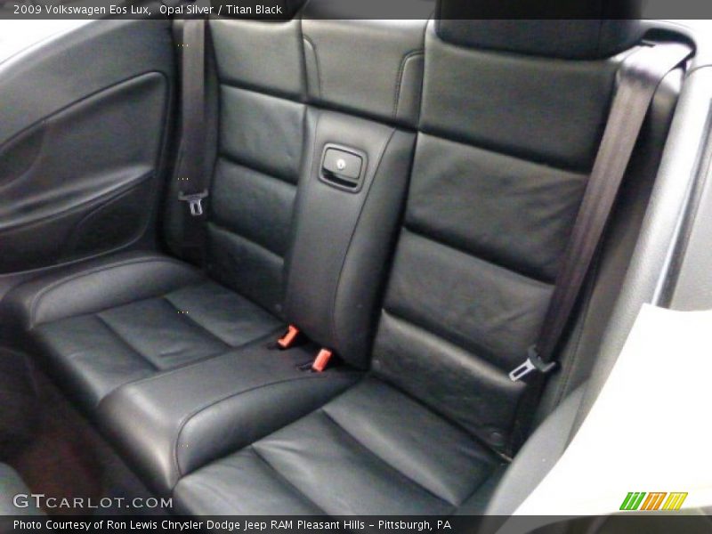 Opal Silver / Titan Black 2009 Volkswagen Eos Lux