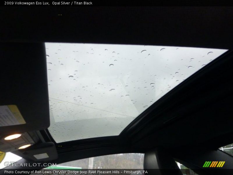 Opal Silver / Titan Black 2009 Volkswagen Eos Lux